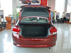 2011款 1.5L 自动 精英品致款