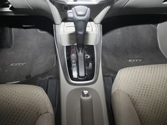 2011款 1.5L 自动 精英品致款