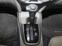 2011款 1.5L 自动 精英品致款