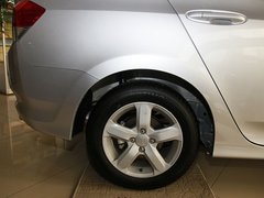 2011款 1.5L 自动 精英品致款