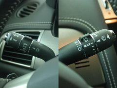 2009款 5.0 自动 V8机械增压硬顶跑车