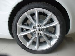 2009款 5.0 自动 V8机械增压硬顶跑车