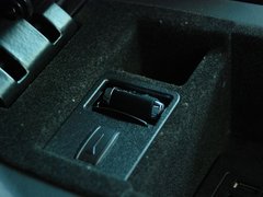 2009款 5.0 自动 V8机械增压硬顶跑车