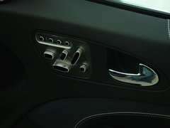 2009款 5.0 自动 V8机械增压硬顶跑车