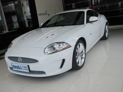 2009款 5.0 自动 V8机械增压硬顶跑车