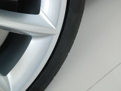 2009款 5.0 自动 V8机械增压硬顶跑车