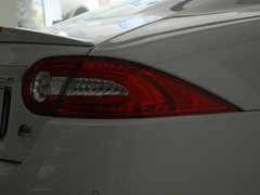 2009款 5.0 自动 V8机械增压硬顶跑车