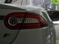 2009款 5.0 自动 V8机械增压硬顶跑车