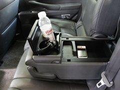 2009款 570 5.7 自动 增配版 8座