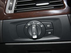 2010款 320i 2.0L 豪华型