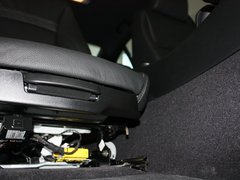 2010款 320i 2.0L 豪华型