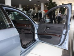 2010款 320i 2.0L 豪华型