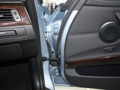 2010款 320i 2.0L 豪华型