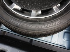 2010款 240 2.4 自动 豪华版