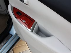 2010款 240 2.4 自动 豪华版