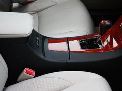 2010款 240 2.4 自动 豪华版