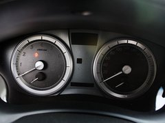 2010款 240 2.4 自动 豪华版