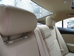 2010款 240 2.4 自动 豪华版