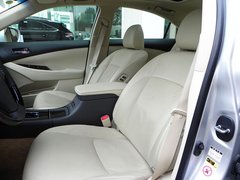 2010款 240 2.4 自动 豪华版