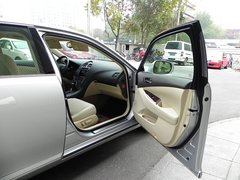 2010款 240 2.4 自动 豪华版