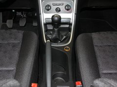 2010款 三厢 1.6L 手动 舒适版