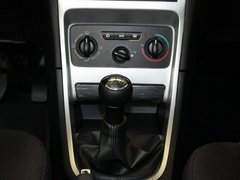 2010款 三厢 1.6L 手动 舒适版