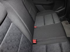 2010款 三厢 1.6L 自动 舒适版