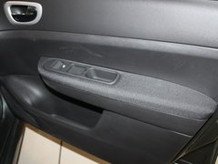 2010款 三厢 1.6L 自动 舒适版