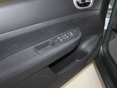 2010款 三厢 1.6L 自动 舒适版