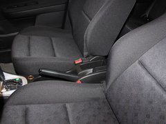 2010款 三厢 1.6L 自动 舒适版