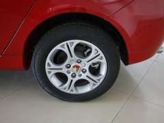 2009款 1.6 自动 两厢 时尚型
