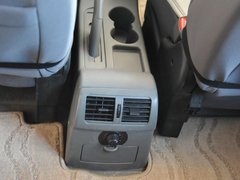 2010款 1.6L 手动 豪华型7座
