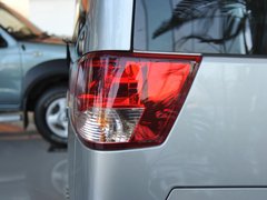 2010款 1.6L 手动 豪华型7座