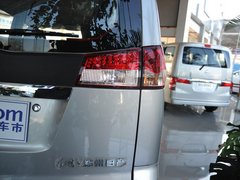 2010款 1.6L 手动 豪华型7座