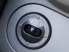 2010款 三厢 1.2SL 手动 温馨版