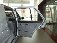 2010款 1.6L 手动 伙伴型