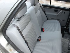 2010款 1.6L 手动 伙伴型