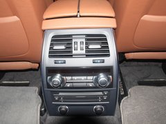 2010款 535i 3.0T 豪华型