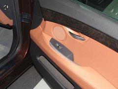 2010款 535i 3.0T 豪华型