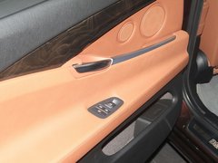 2010款 535i 3.0T 豪华型