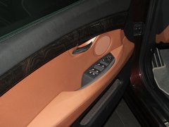 2010款 535i 3.0T 豪华型