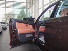 2010款 535i 3.0T 豪华型