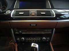 2010款 535i 3.0T 豪华型