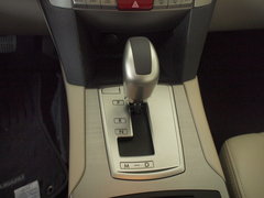 2010款 2.5L CVT 豪华版