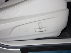 2010款 3.6L 自动 豪华版