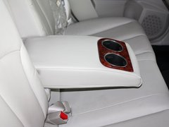 2010款 3.6L 自动 豪华版