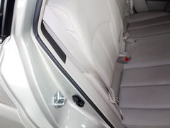 2010款 3.6L 自动 豪华版