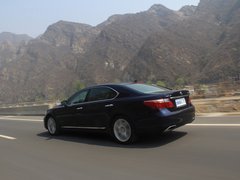 2010款 600hL 5.0 CVT 尊贵加长版