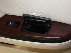 2010款 2.5L AT V6 Royal真皮天窗版