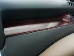2010款 2.5L AT V6 Royal真皮天窗版